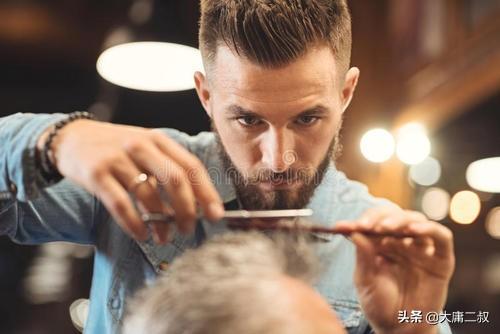 班门弄斧的故事简短_班门弄斧故事简短50字