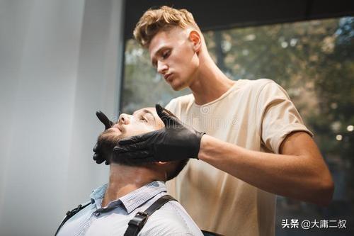 班门弄斧的故事简短_班门弄斧故事简短50字