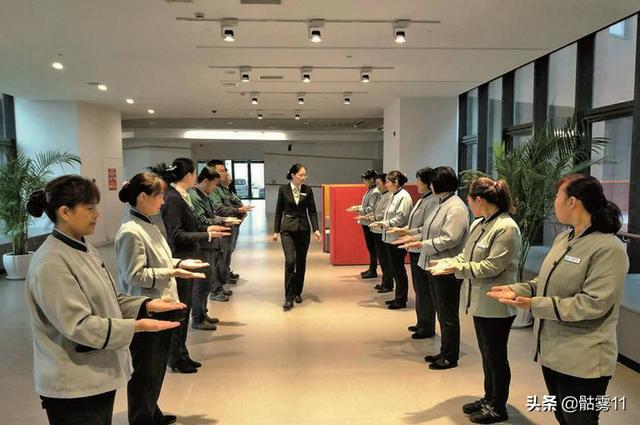 开早会讲的小故事（开早会说的小故事）