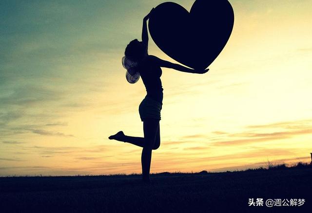 小女孩听的睡前故事（哄女孩子的睡前故事）